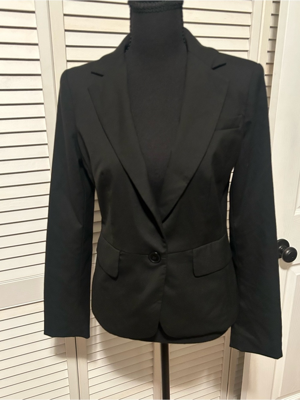 Classic Black Women's Single-Button Blazer